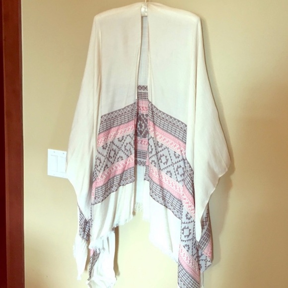 Accessories - Tribal Boho Fringe Wrap